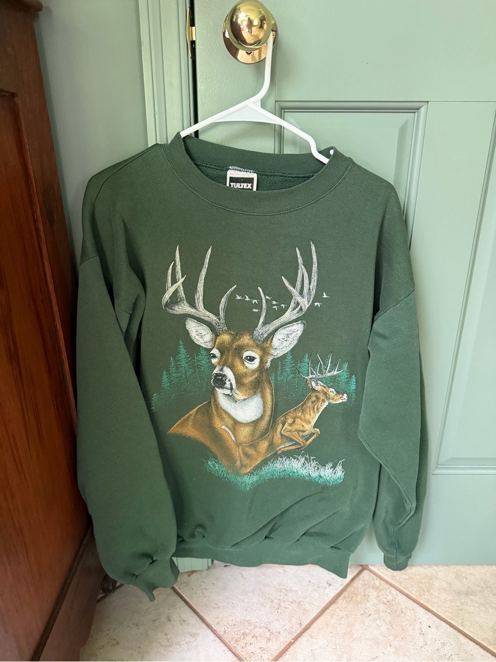 Vintage Unisex Dark Green Deer Graphic Crewneck Sweatshirt
